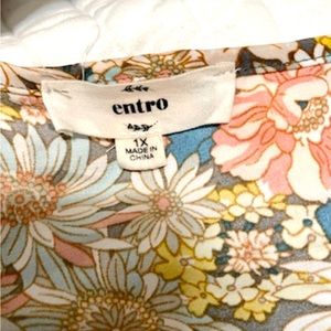 ENTRO blouse, only worn once. This is such a beautiful top!